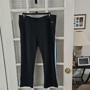 Nike Black and Blue Athletic Capri Pants Size L (12-14)